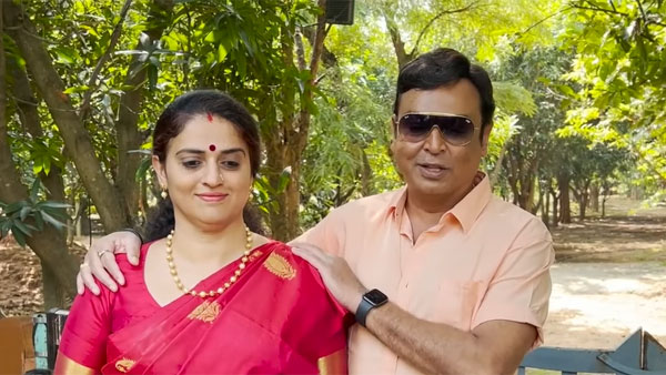 భుజాలను తాకుతూ చాలా ఎనర్జీగా..