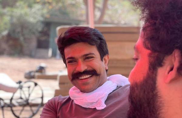 రామ్ చరణ్ రెండు పాత్రల్లో
