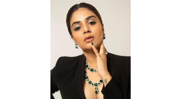 వాటితో యమ పాపులర్..