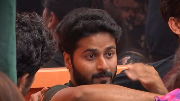 కన్ఫెషన్ రూమ్ లో శ్రీహన్
