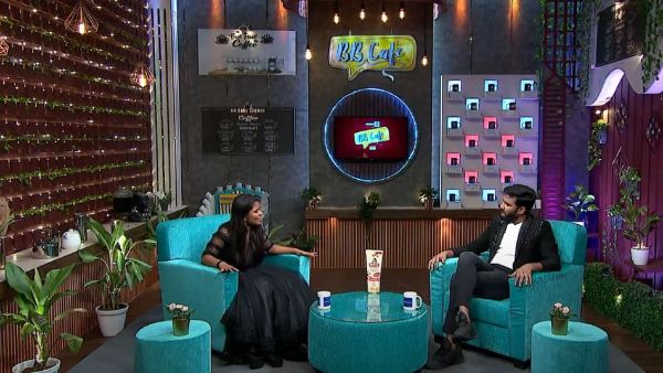 వరుస ఇంటర్వ్యూలు, లైవ్లు