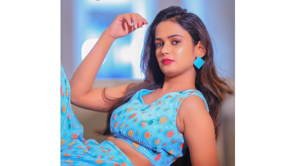 హాట్ ఫొటోలతో..