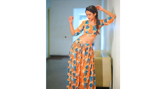 బీబీ కేఫ్ కి హోస్ట్ గా..