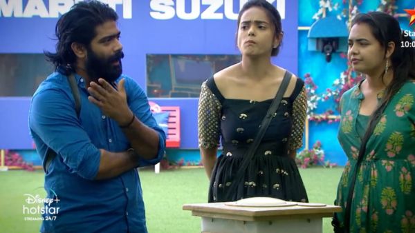 హౌజ్ మేట్స్ టార్గెట్ గా మెరీనా..