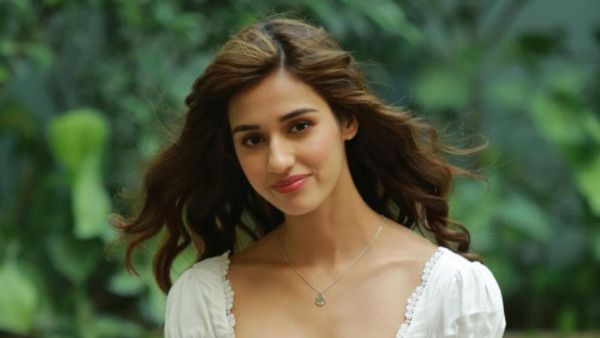 హాట్ సెల్ఫీతో హాట్ ట్రీట్..