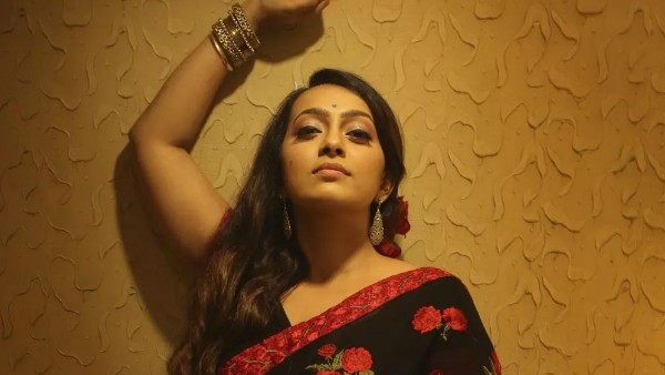 యాసిడ్ పోస్తానని వార్నింగ్