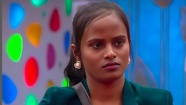 చేయి లాక్కుని మరి..