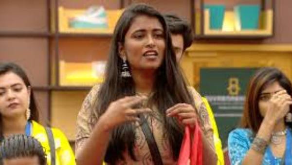 ఇంటి నుంచి వెళ్లడానికి నిరాకరిస్తూ..