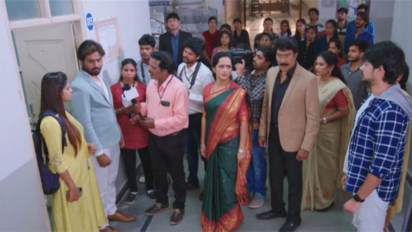 భలే స్టోరీ అల్లారు..