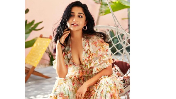 మరోసారి ఘాటైన లుక్