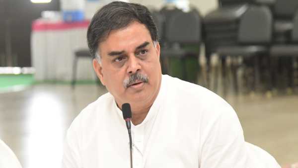 జూబ్లీహిల్ల్స్ పోలీస్ స్టేషన్లో