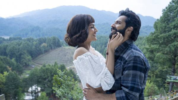 Bhediyas Chilipi Varaale Ivvu song review: Varun Dhawan, Kriti Sanon chemistry looks fabulous Bhediyas Chilipi Varaale Ivvu song review: Varun Dhawan, Kriti Sanon chemistry looks fabulous