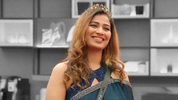 ఇనయ వన్ ఉమెన్ ఆర్మీ
