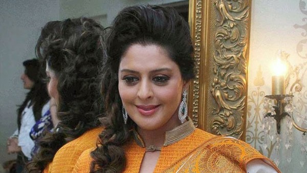 బ్లాక్ బస్టర్ హిట్స్ ఇచ్చి..