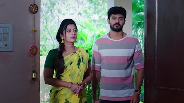 ప్రేమ్, అభికి దివ్య కంప్లైంట్