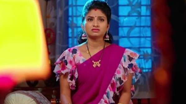 దొంగలా రిపోర్ట్స్ తీసుకున్న మల్లిక