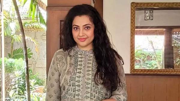 మీనా రియాక్షన్