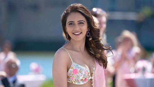 స్టార్ హీరోలతో నటించిన కూడా..