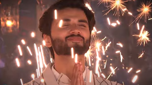 మీ మనసుకు బాధ కలిగింది..
