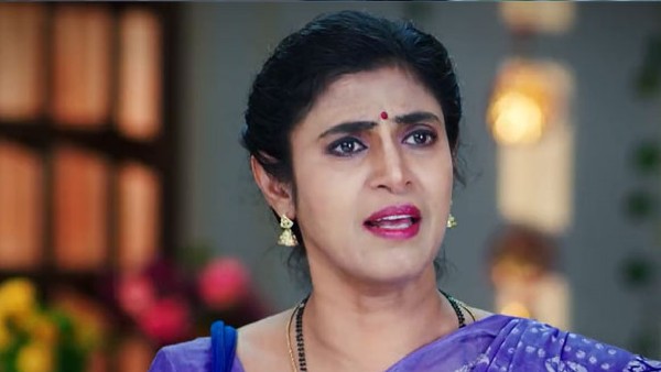 దివ్యకు ధైర్యం చెప్పిన తల్లి
