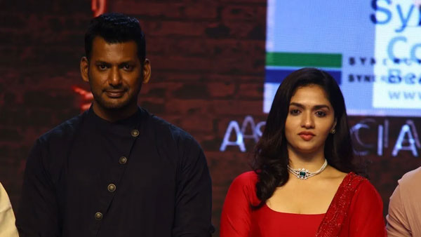 ఫస్టాఫ్ ఇలా.. సెకెండాఫ్ మరోలా