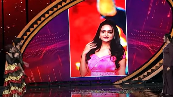 రొమాన్స్ వేనుమా..