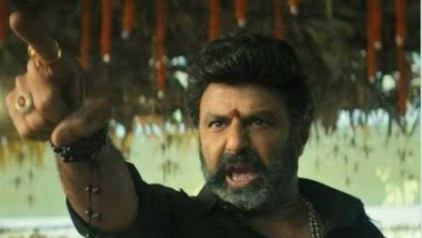 పలు జిల్లాల నుంచి అభిమానుల రాకతో