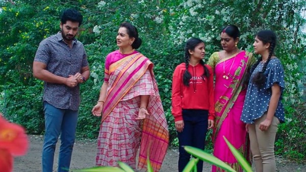 కార్తీక్, దీప ఇంట్లో మోనిత