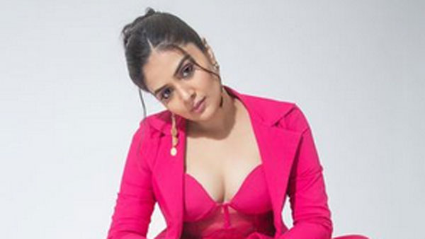 2012లో ఎంటరైన శ్రీముఖి..