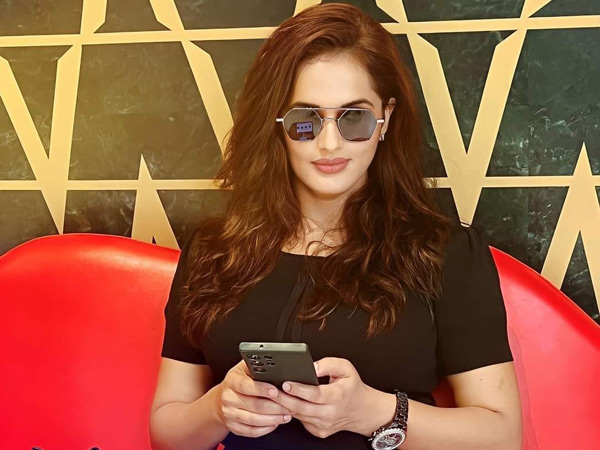 Jyothi Rai: భర్తను వదిలేసి కుర్రాడితో 'గుప్పెడంత మనసు' జగతి లవ్ ట్రాక్..  రిలేషన్ కన్ఫర్మ్! | Guppedantha Manasu Fame Jagathi Aka Jyothi Rai Relation  With Suku Purvaj - Telugu Filmibeat