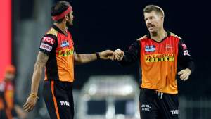 వార్నర్ అన్నా ఎందన్నా ఇది.. తెలుగు హీరోయిన్ కూడా వదల్లేదు.. ఇదెక్కడి మోసం రా బాబు!