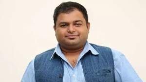 గుండె బద్దలయింది..భగవంతుడా బలాన్నివ్వు, ఇది పోస్ట్ చేస్తున్నప్పుడు కన్నీళ్లు ఆగడం లేదు..తమన్ ఎమోషనల్